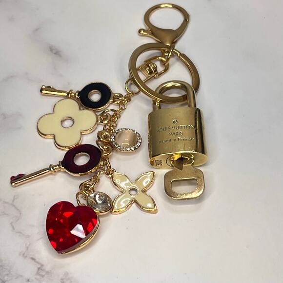 Louis Vuitton Lock & Key Set #302 with a Charm Cluster Keychain/Bag Charm - Picture 5 of 5